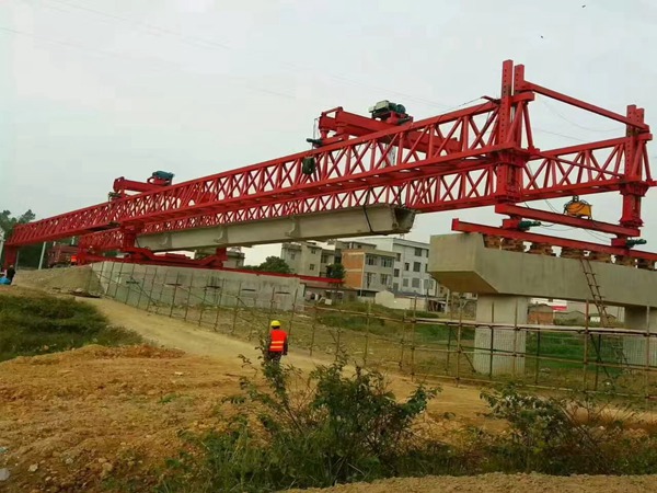 <b>甘肃兰州架桥机租赁厂家六大保养重点</b>