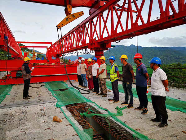 <b>广东深圳架桥机租赁厂家铁路架桥机拆卸流程</b>